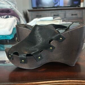 N.Y.L.A black and brown wedge size 9